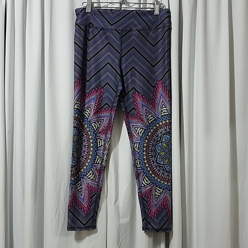 Evcr or Evolution and Creation Active leggings